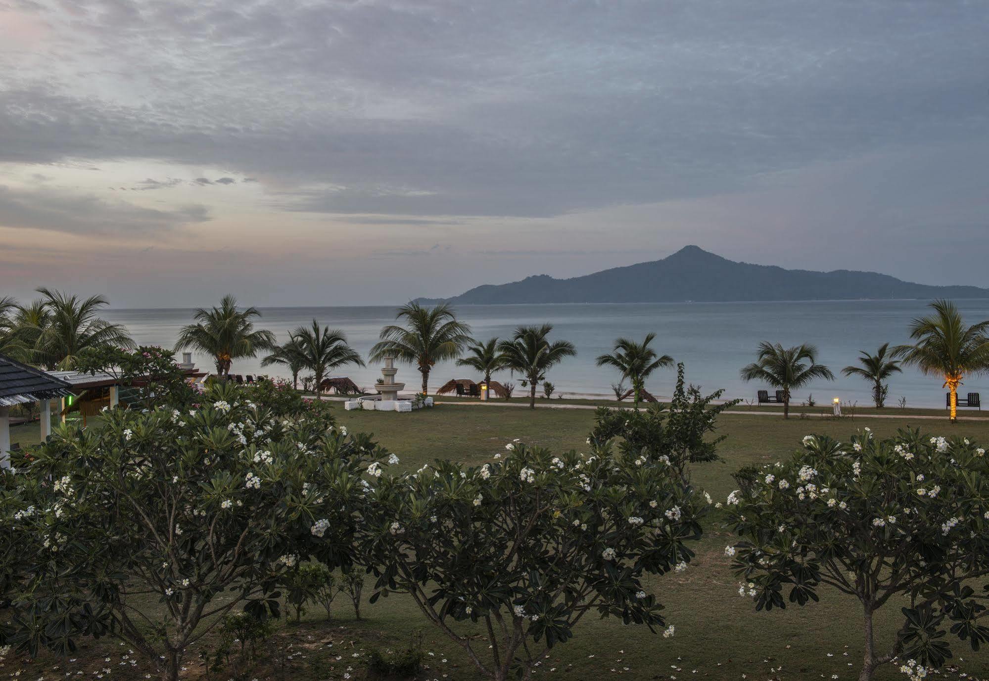 פולאו סיבו Sari Pacifica Resort & Spa, Sibu Island, Johor מראה חיצוני תמונה